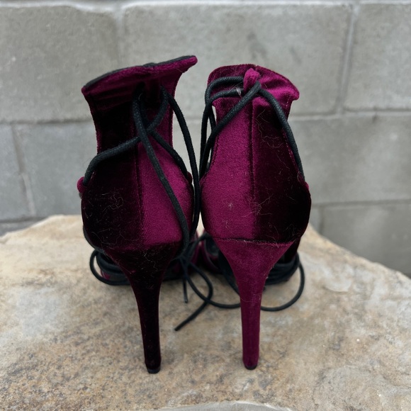 Purple velvet stilettos 
Size 6.5 - Picture 3 of 4